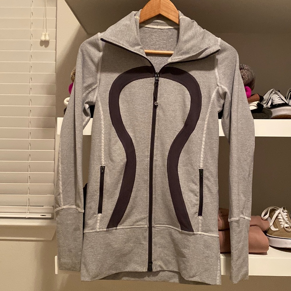 Lululemon Jacket 4 grey white striped zip up